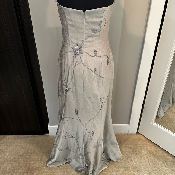 Dress embroidered Gray size M - Picture 5 of 7